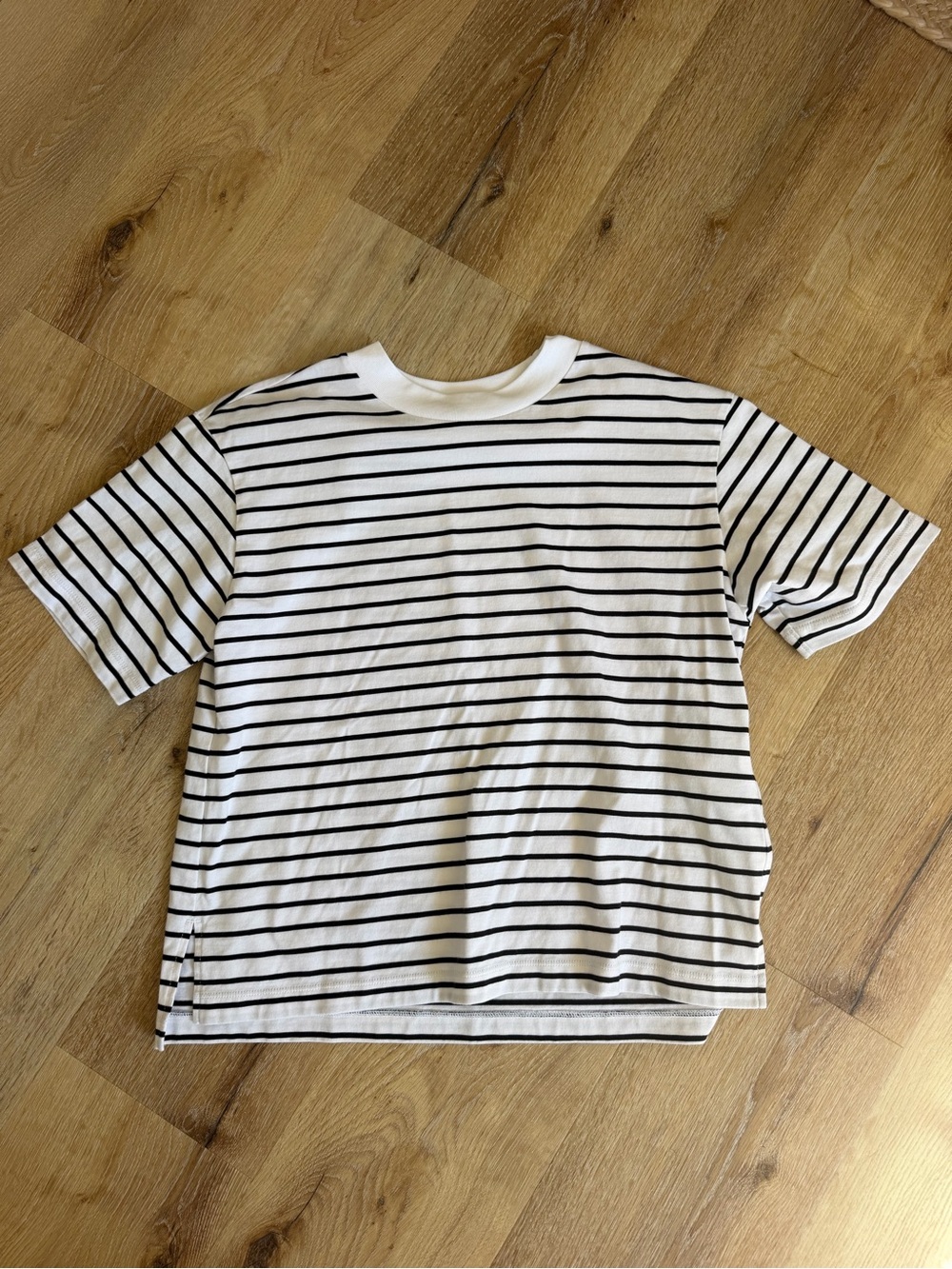 Uniqlo White Tee with Black Stripes